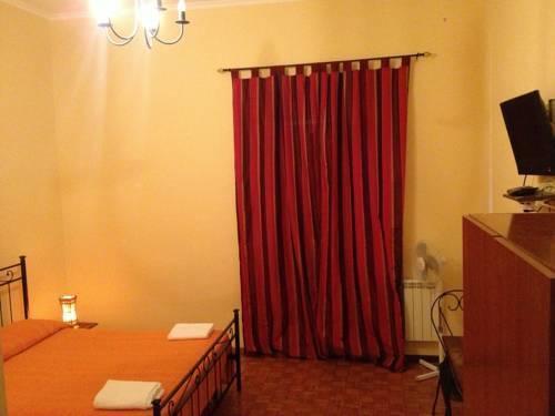 Le Charme House 2 Bed & Breakfast